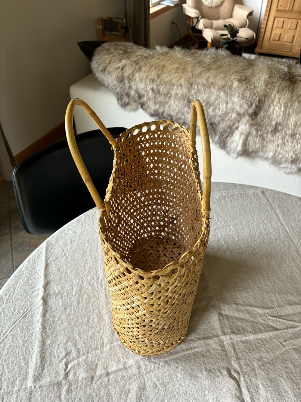 Vintage Wicker Market Basket - Picture 4 of 6
